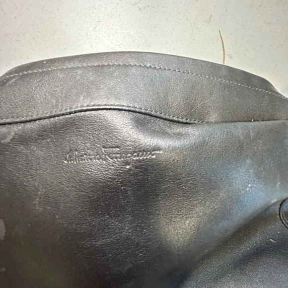 Ferragamo side bag good condition in and out